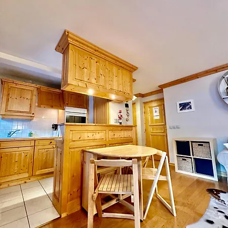 New! Charming 2-bedroom Close To Lifts * Κουρσεβέλ