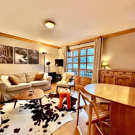 New! Charming 2-bedroom Close To Lifts Διαμέρισμα *