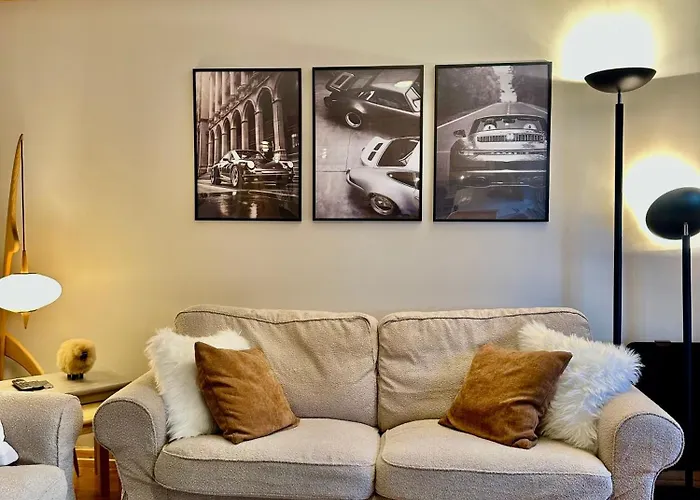 New! Charming 2-bedroom Close To Lifts