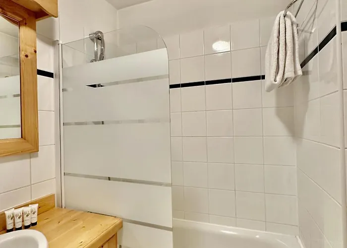 New! Charming 2-bedroom Close To Lifts Lägenhet Courchevel