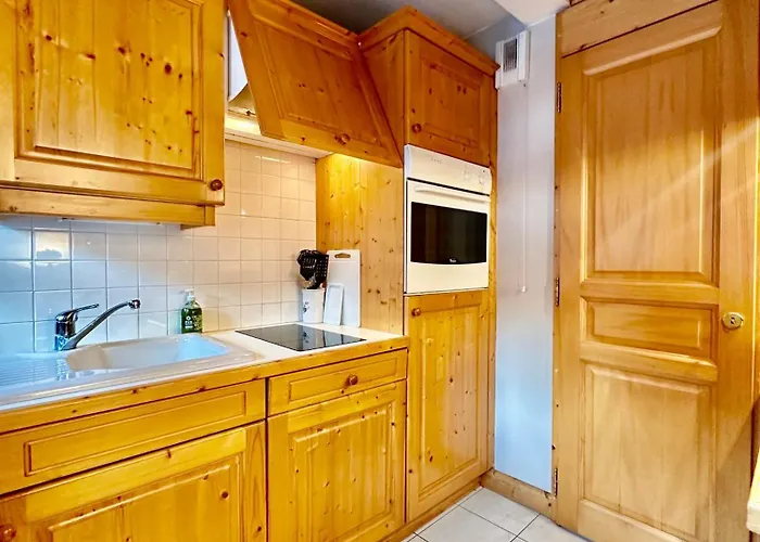 Lägenhet New! Charming 2-bedroom Close To Lifts Courchevel