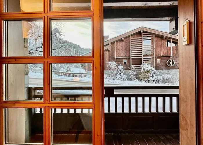 New! Charming 2-bedroom Close To Lifts