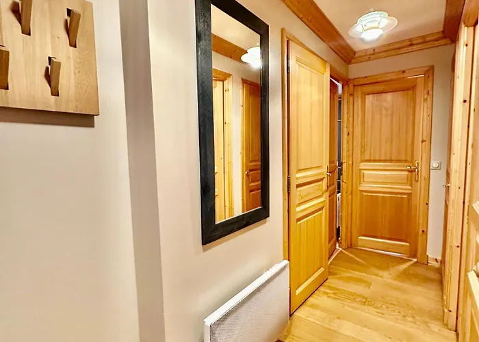 New! Charming 2-bedroom Close To Lifts Courchevel