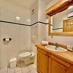 New! Charming 2-bedroom Close To Lifts Apartment *