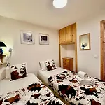 New! Charming 2-bedroom Close To Lifts * Courchevel