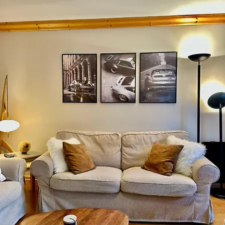 New! Charming 2-bedroom Close To Lifts