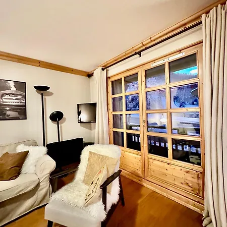 New! Charming 2-bedroom Close To Lifts Courchevel
