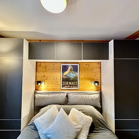 New! Charming 2-bedroom Close To Lifts דירה קורשבל