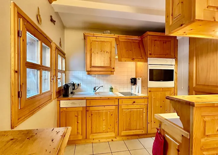 New! Charming 2-bedroom Close To Lifts Daire *